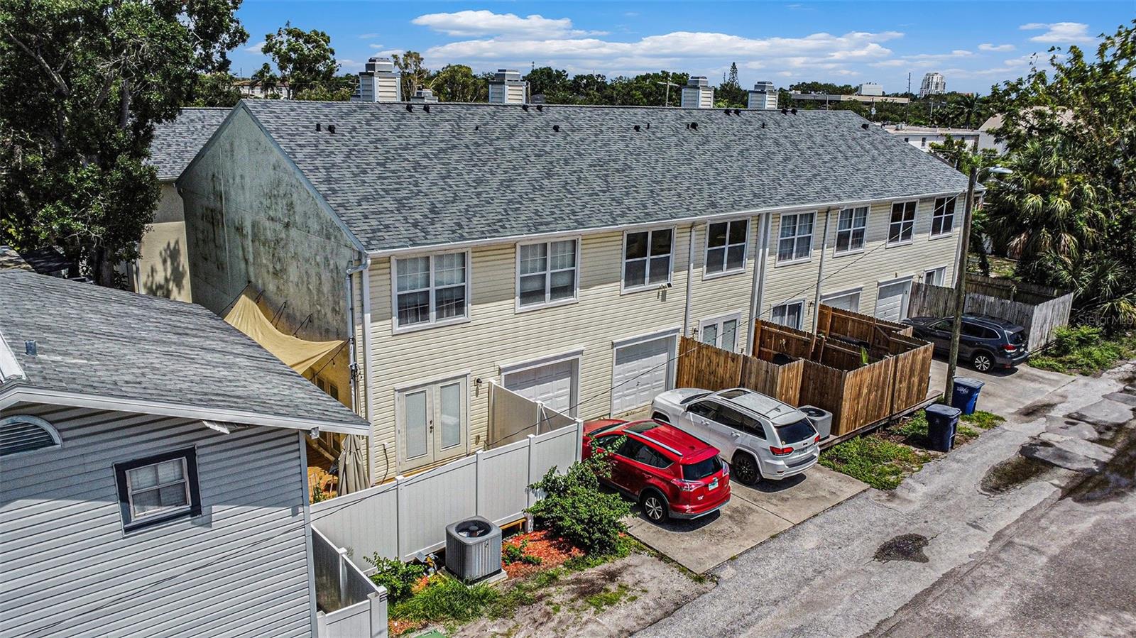 Listing photo id 31 for 307 Bungalow Park Avenue B