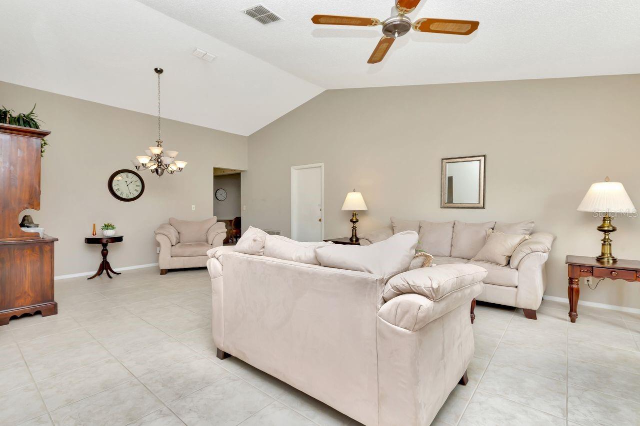 Image 14 of 39 For 1704 Caledonia Court