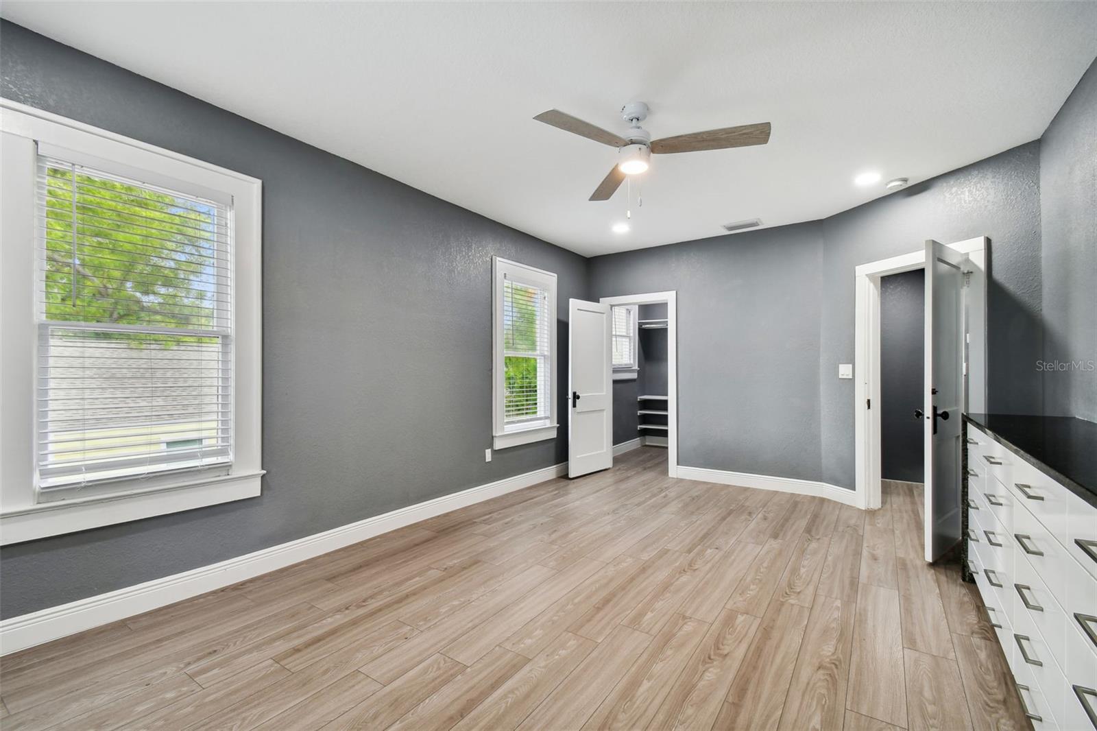 Image 18 of 46 For 6810 Navin Avenue