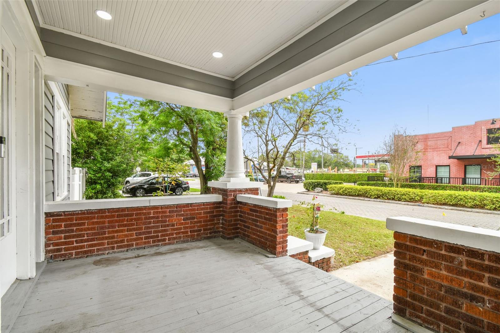 Image 24 of 46 For 6810 Navin Avenue