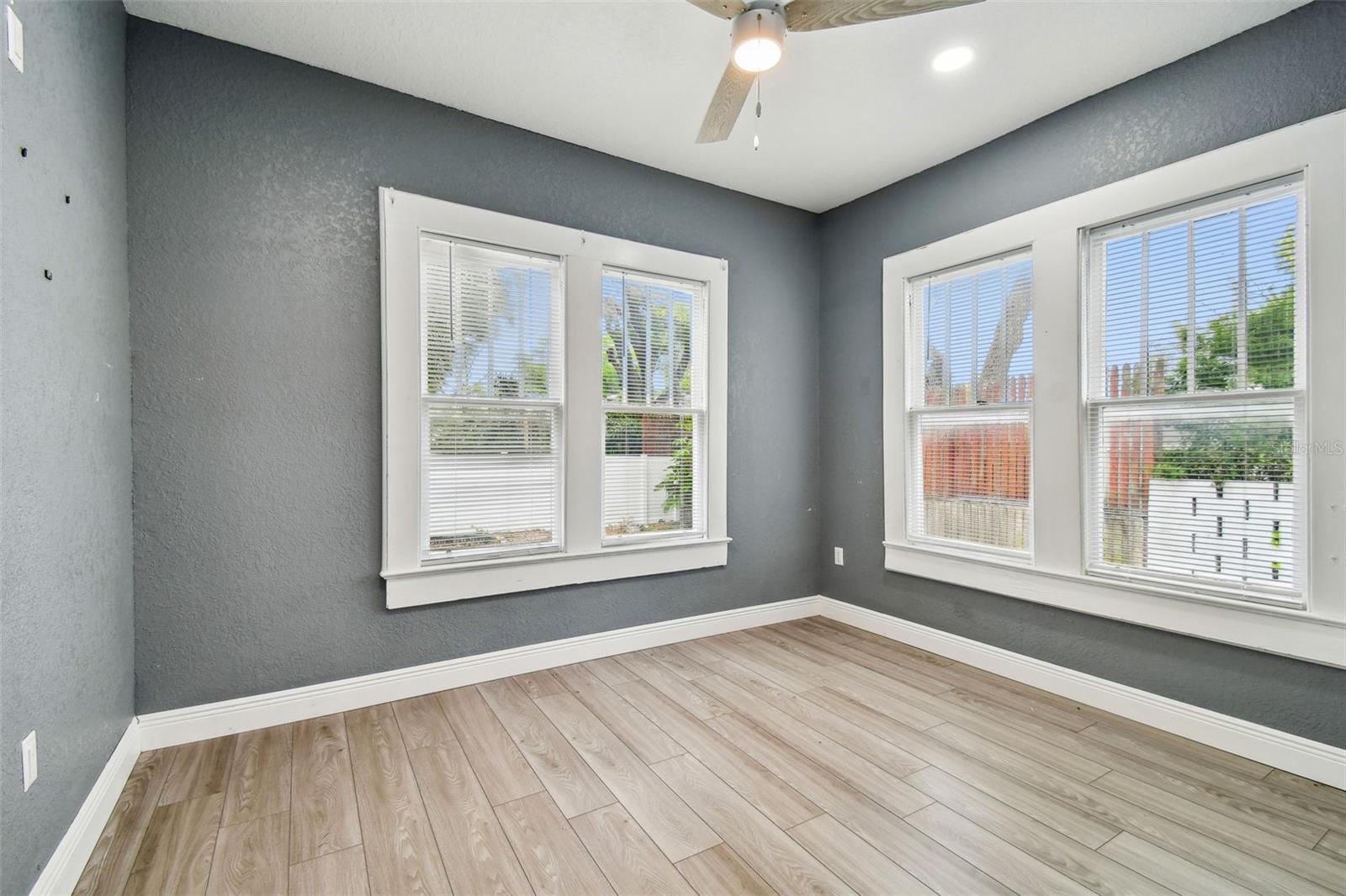 Image 28 of 46 For 6810 Navin Avenue