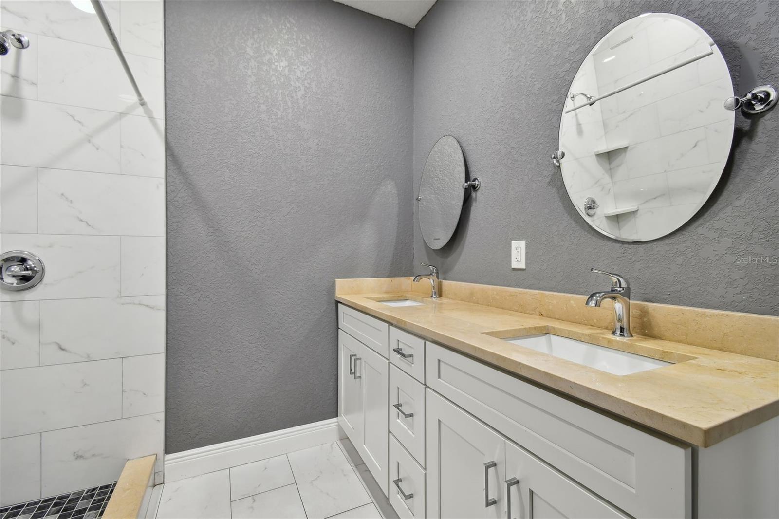 Image 33 of 46 For 6810 Navin Avenue