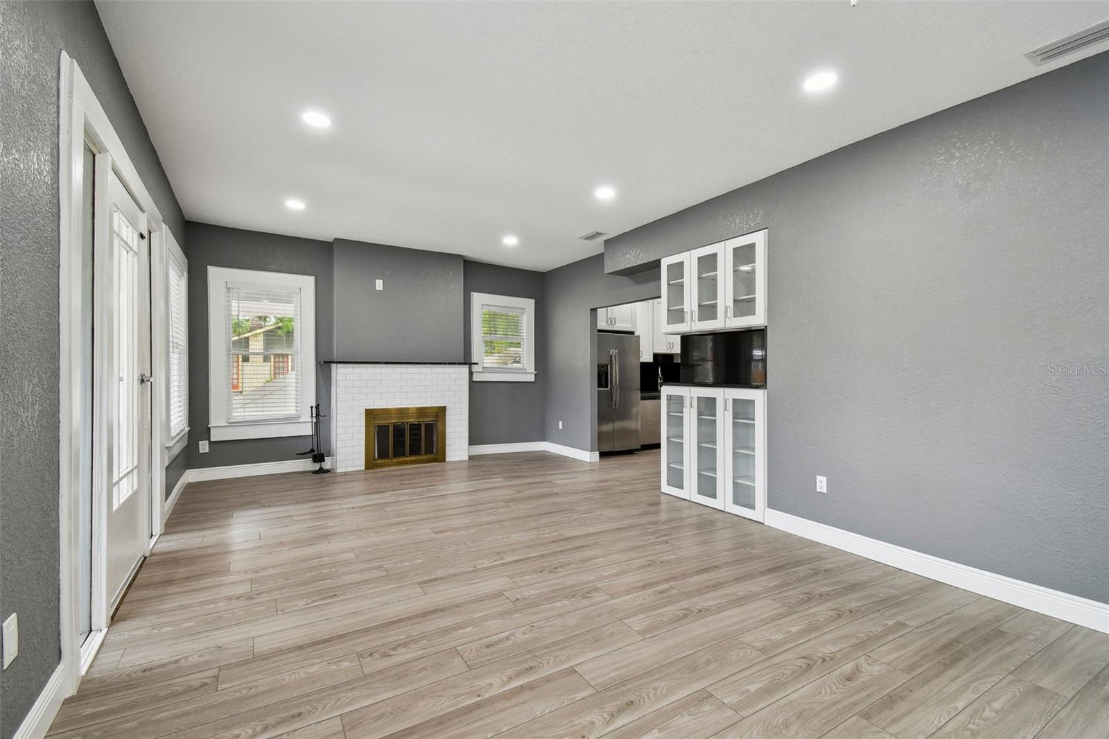 Image 9 of 46 For 6810 Navin Avenue