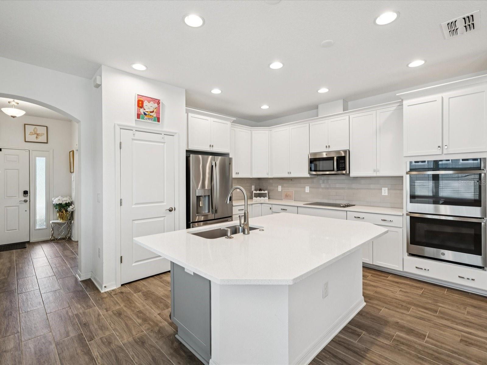 Image 10 of 67 For 12466 Rosepine Place