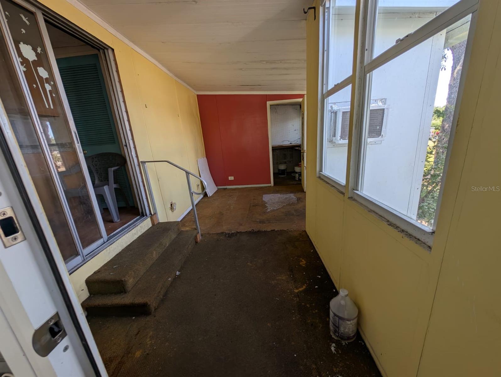 Listing photo id 21 for 39611 Gloryland Drive
