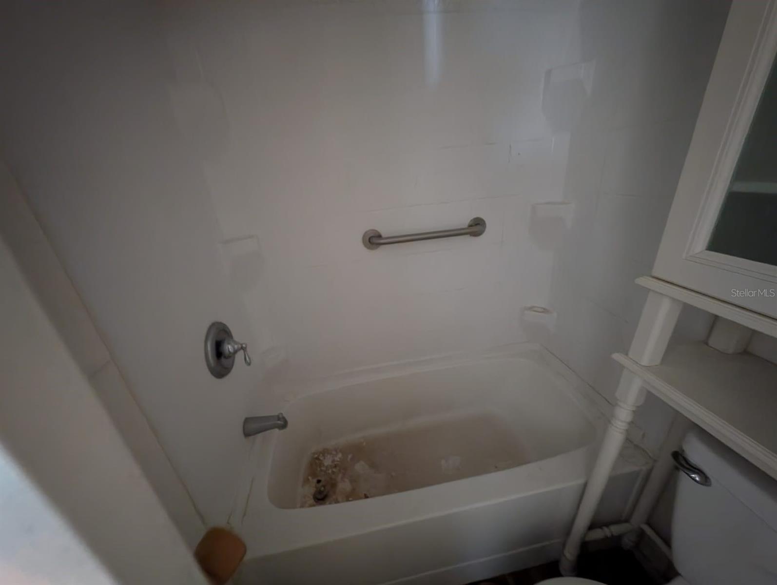 Listing photo id 23 for 39611 Gloryland Drive