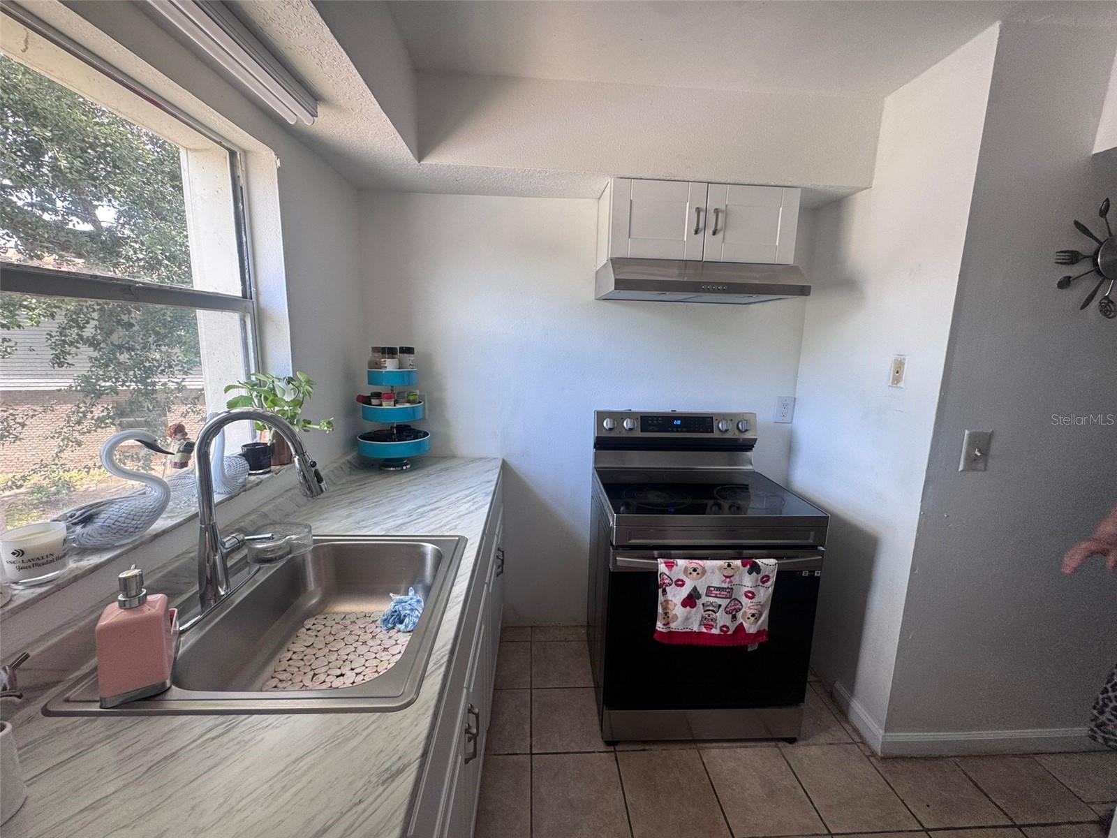Image 10 of 54 For 7210 Manhattan Avenue 2423