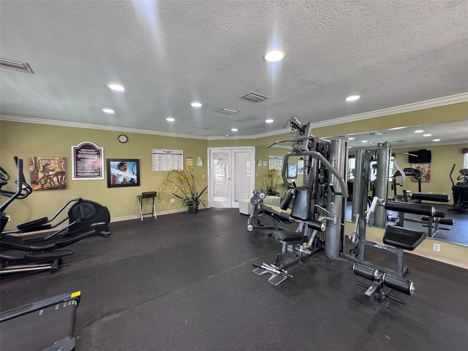 Image 33 of 54 For 7210 Manhattan Avenue 2423