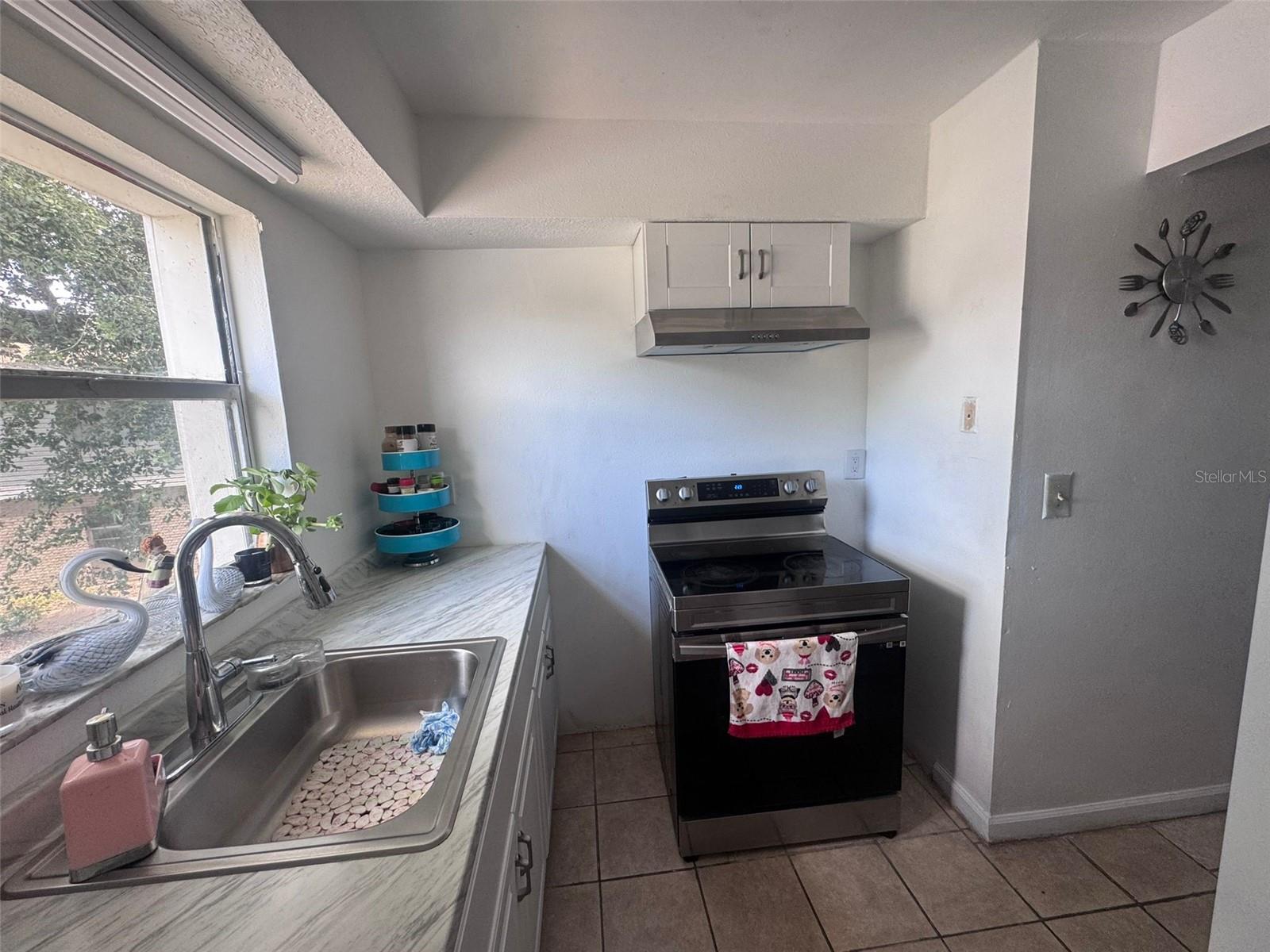 Image 9 of 54 For 7210 Manhattan Avenue 2423