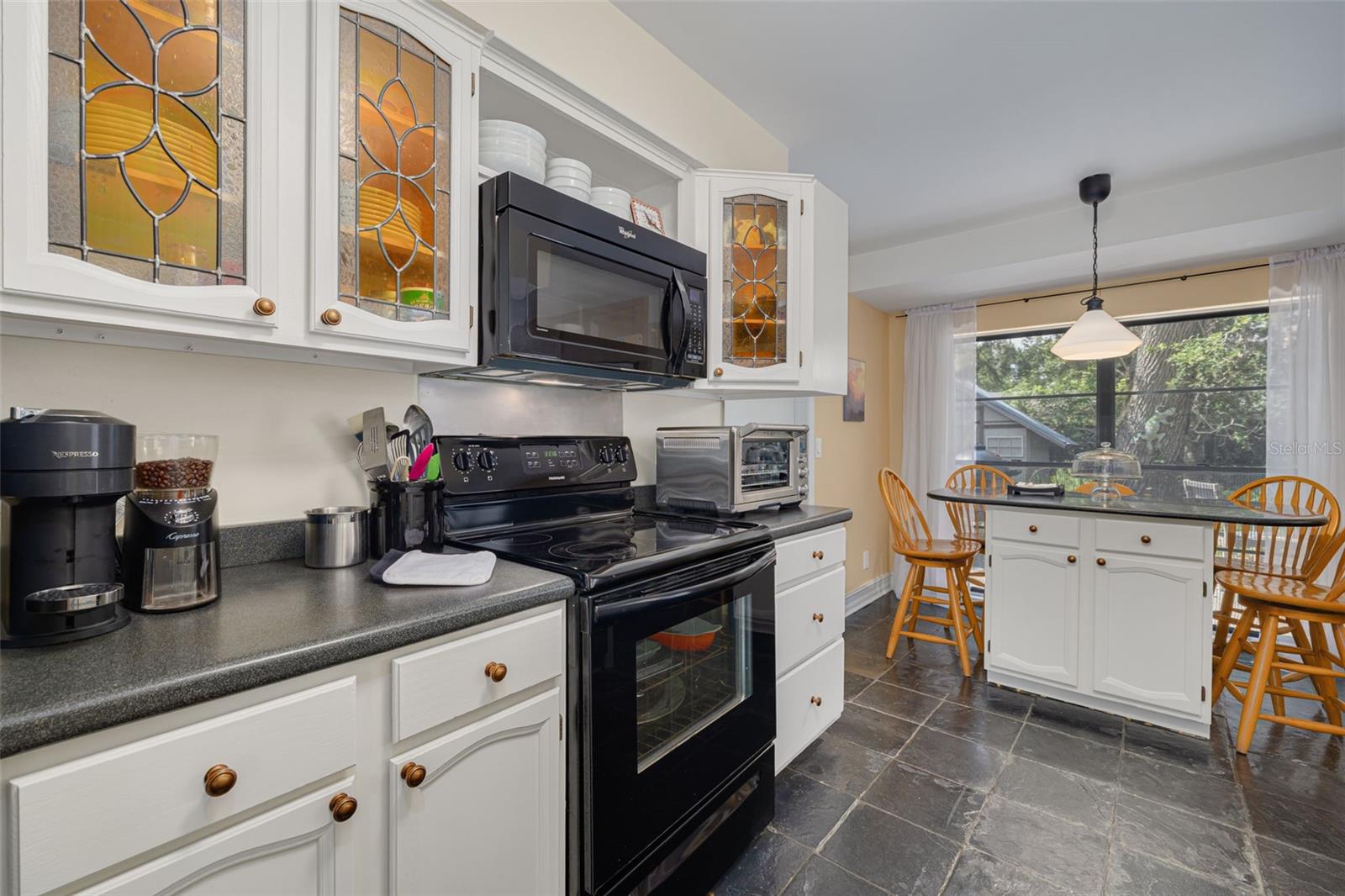 Listing photo id 0 for 8024 Hiawatha Street