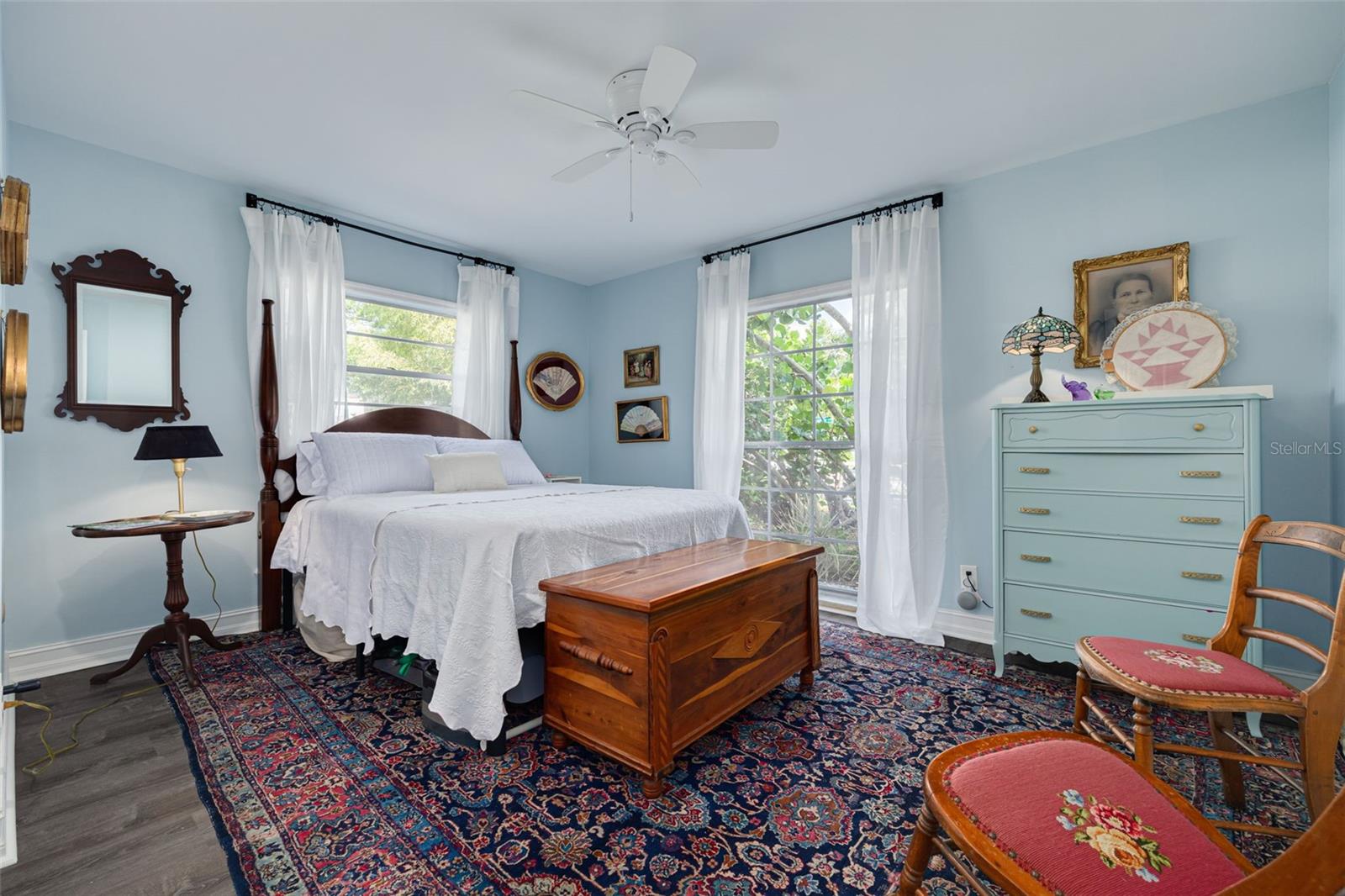 Listing photo id 20 for 8024 Hiawatha Street