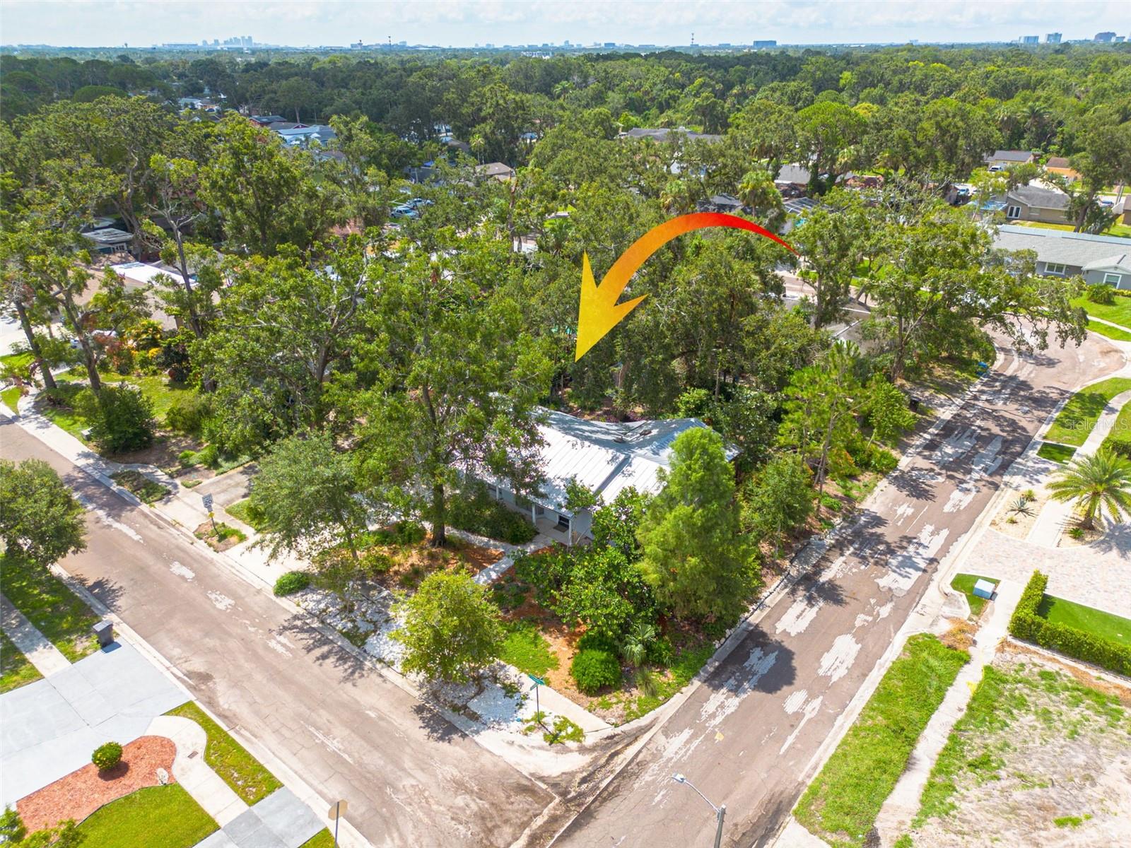 Listing photo id 33 for 8024 Hiawatha Street