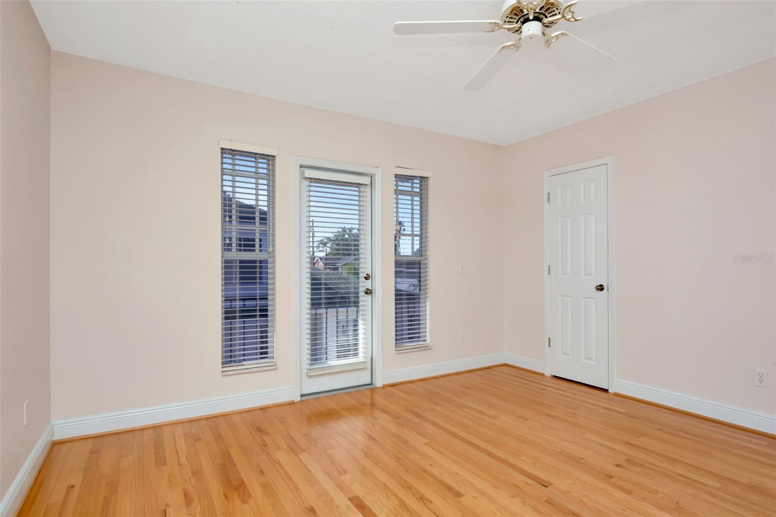 Image 18 of 42 For 113 Bosphorous Avenue 2