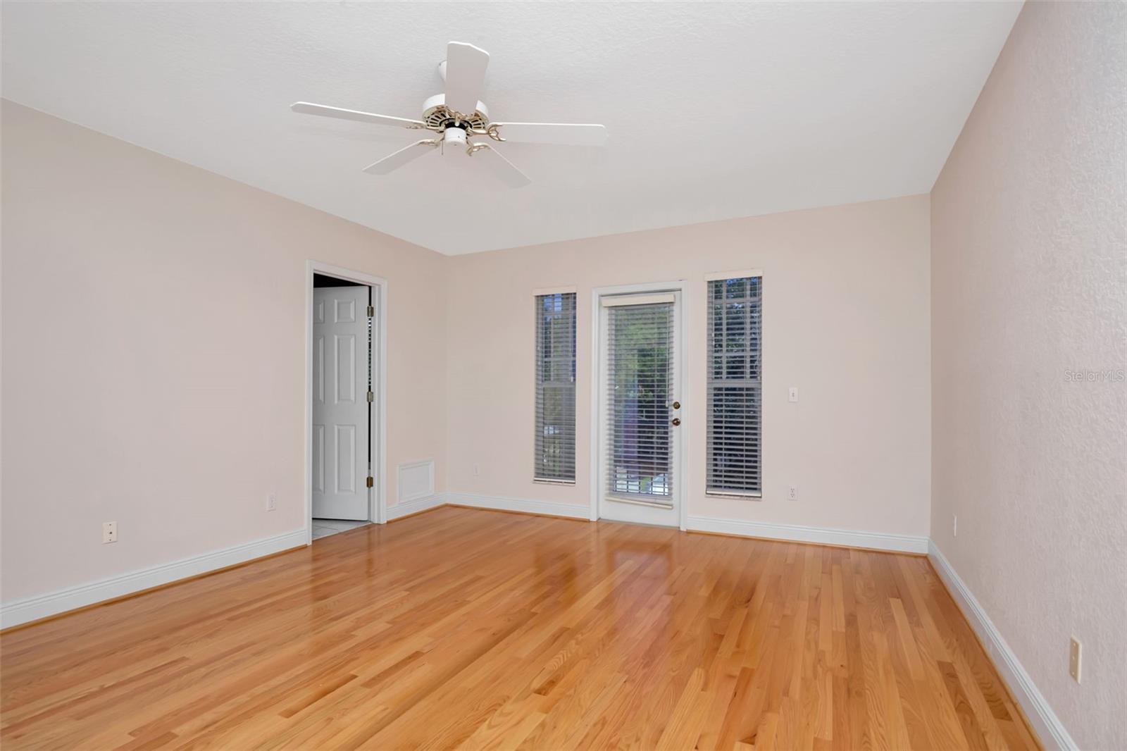 Image 21 of 42 For 113 Bosphorous Avenue 2