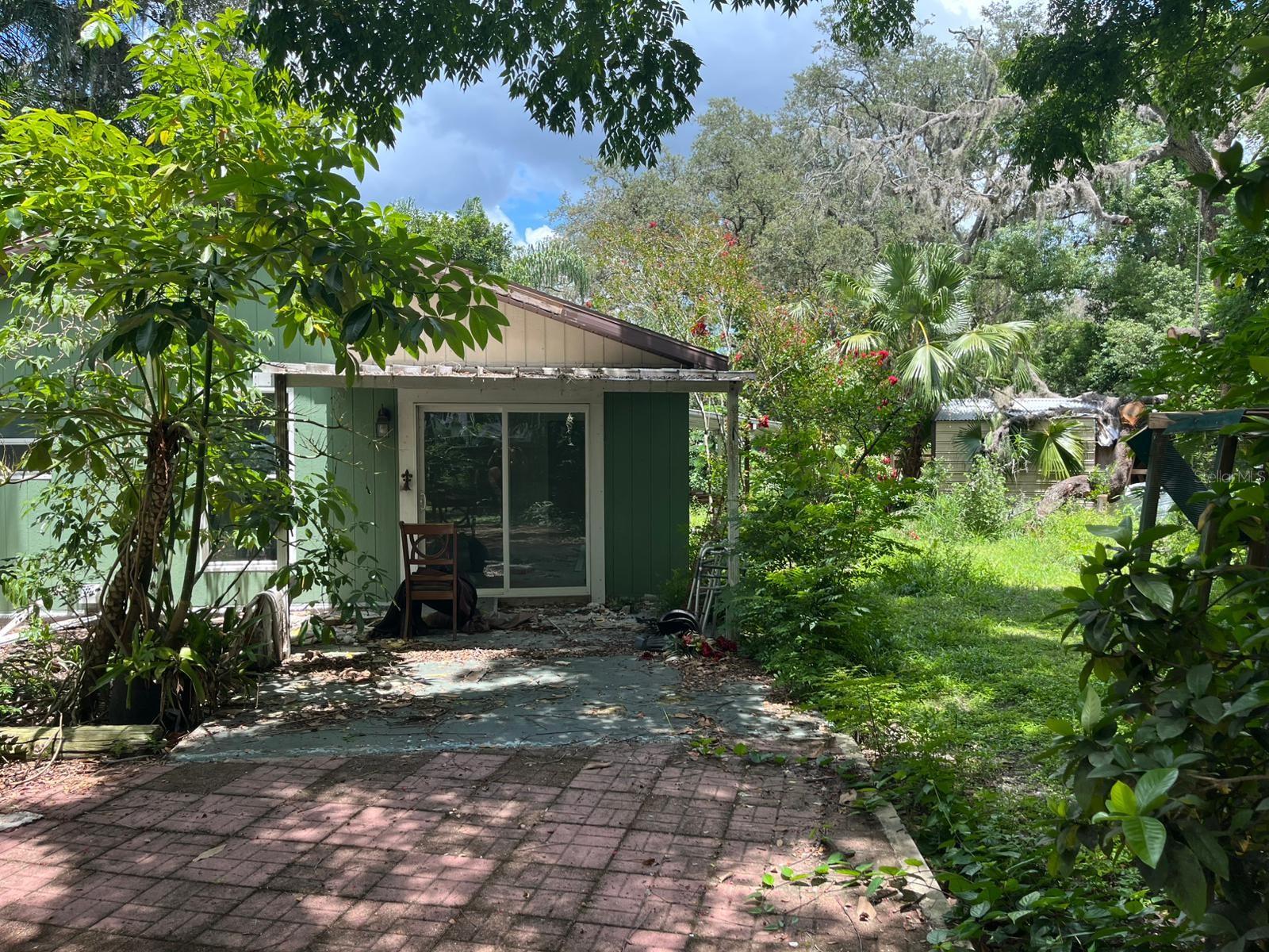 Image 17 of 28 For 38250 Collins Avenue W