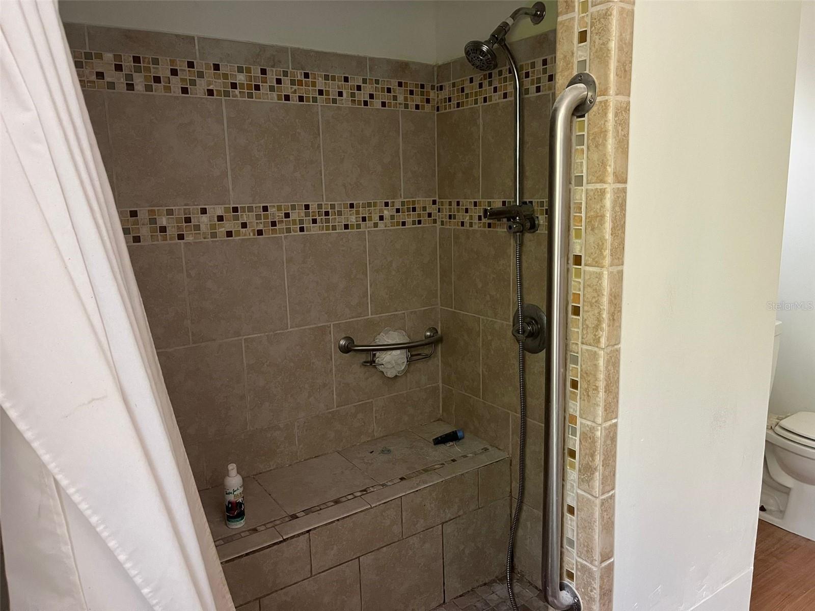 Image 21 of 28 For 38250 Collins Avenue W