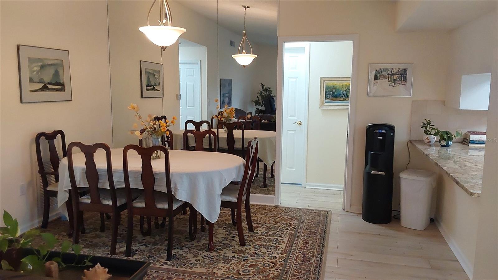 Listing photo id 11 for 1737 Solon Avenue