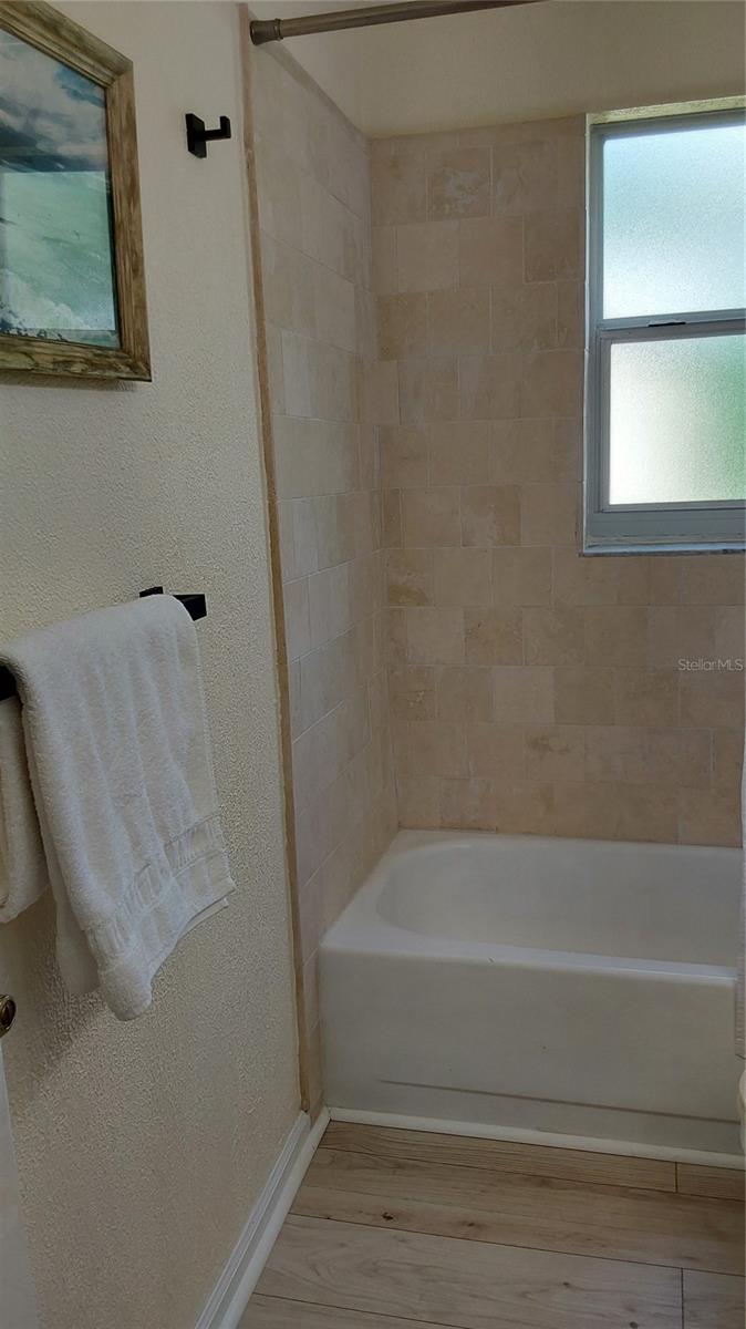 Image 31 of 41 For 1737 Solon Avenue