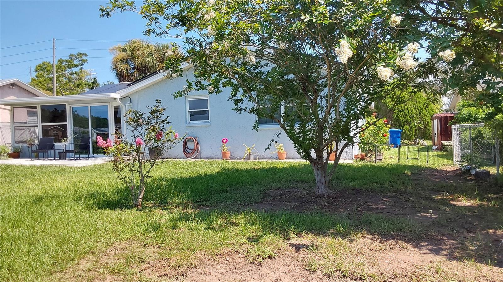 Listing photo id 2 for 1737 Solon Avenue