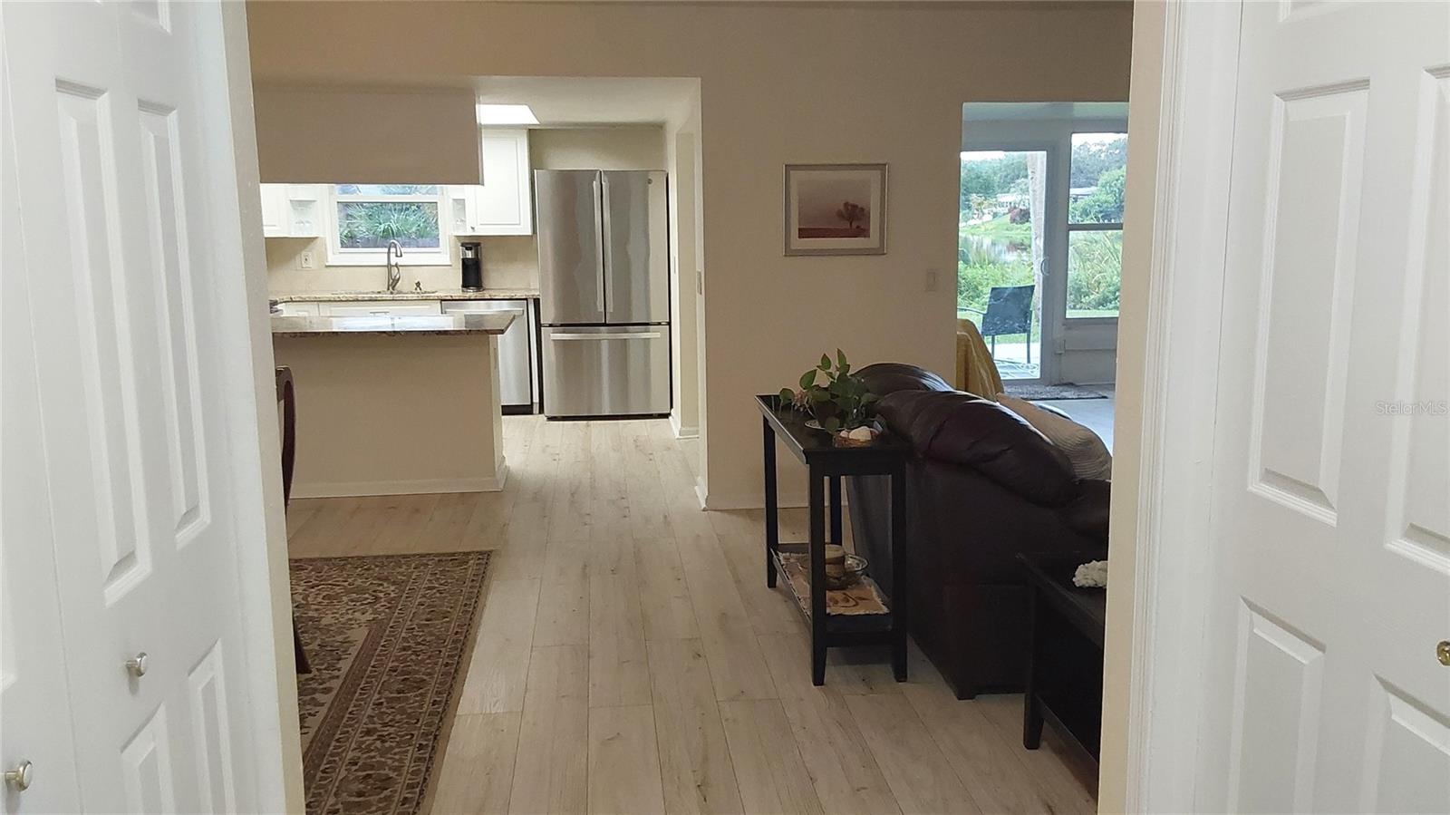 Listing photo id 5 for 1737 Solon Avenue