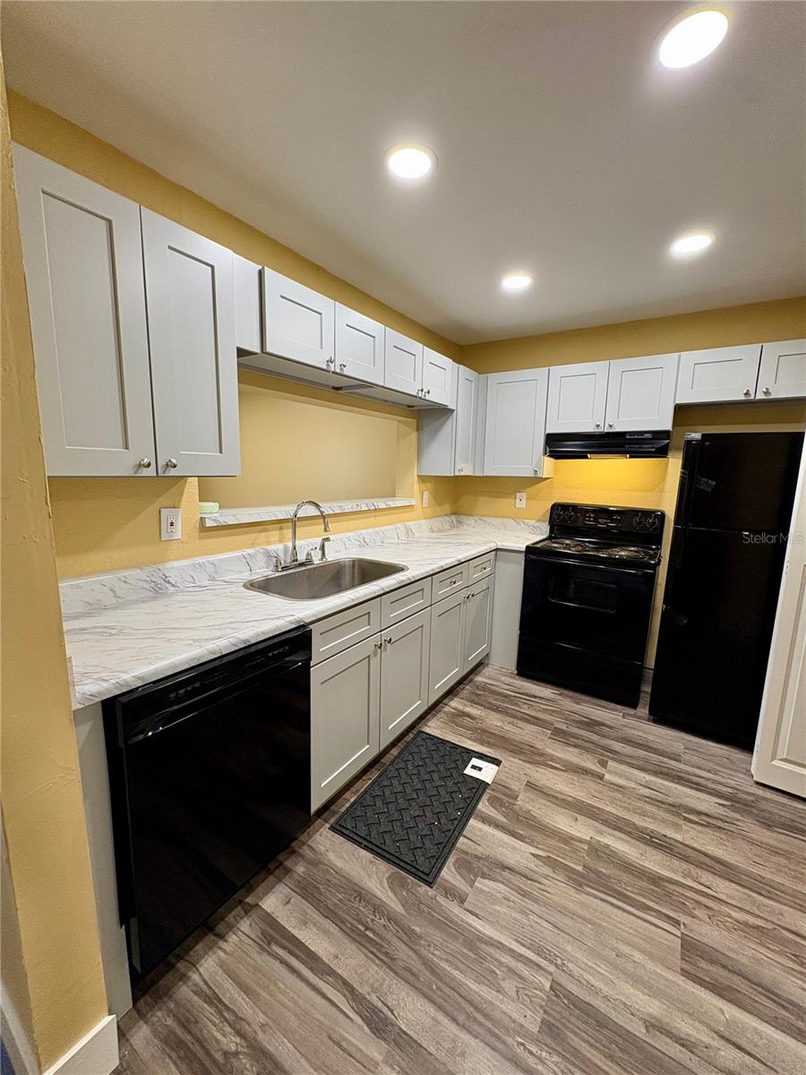 Image 5 of 11 For 305 Grant Street C10