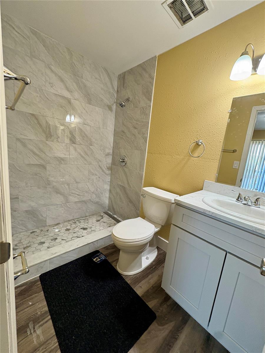 Image 7 of 11 For 305 Grant Street C10