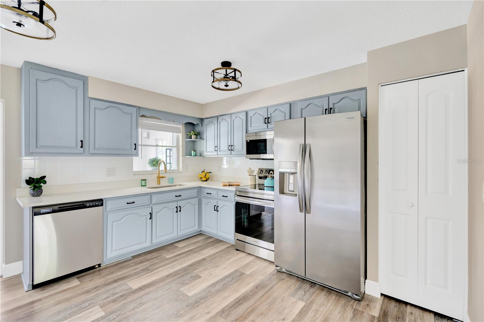 Image 12 of 31 For 11361 88th Avenue