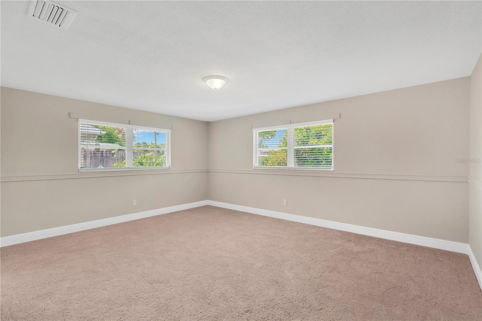 Image 17 of 31 For 11361 88th Avenue