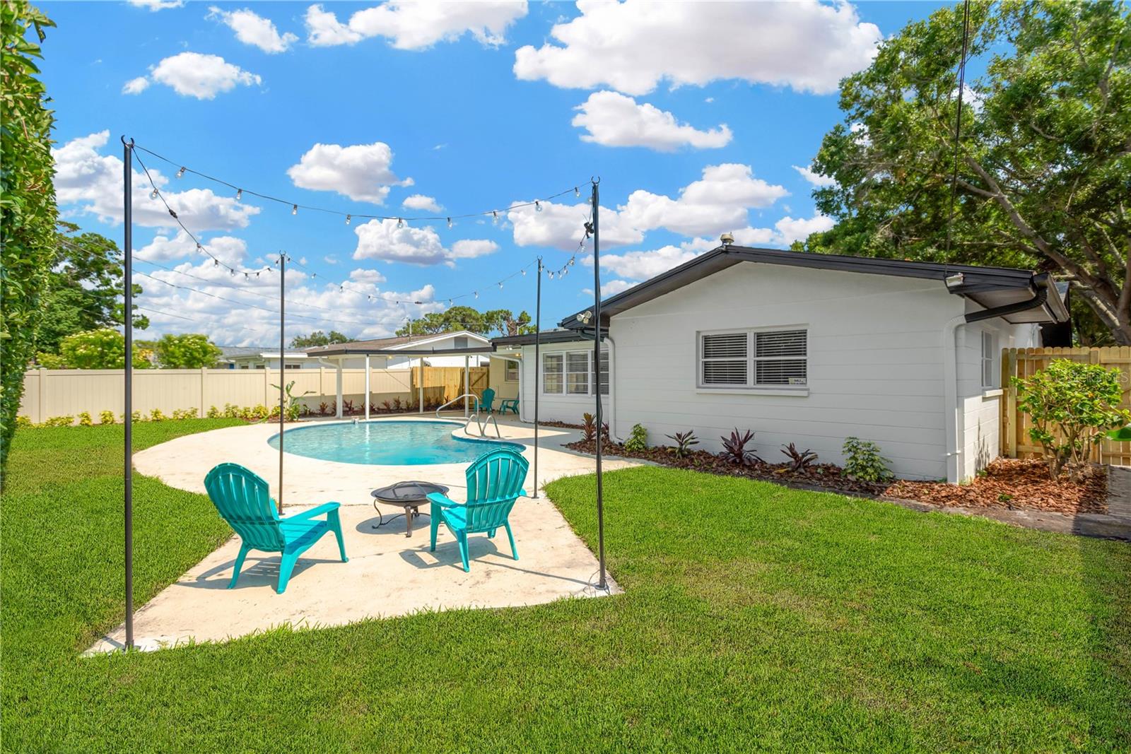 Image 21 of 31 For 11361 88th Avenue