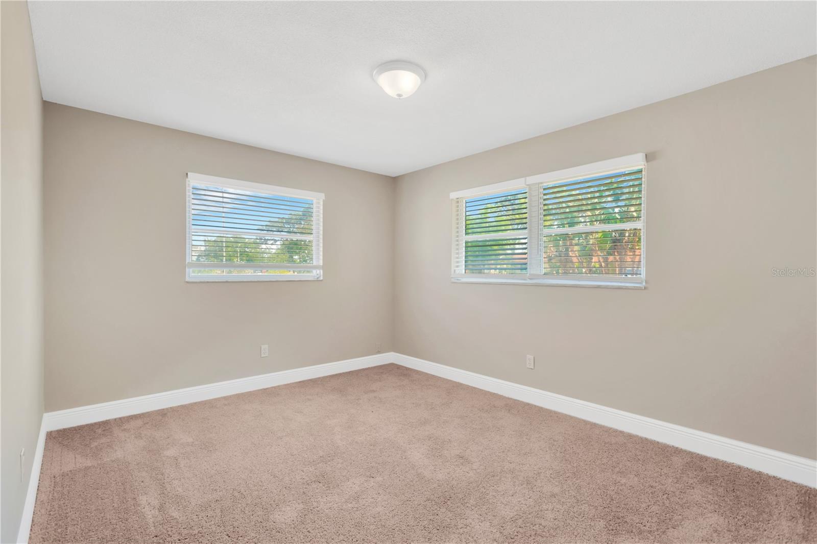 Image 23 of 31 For 11361 88th Avenue