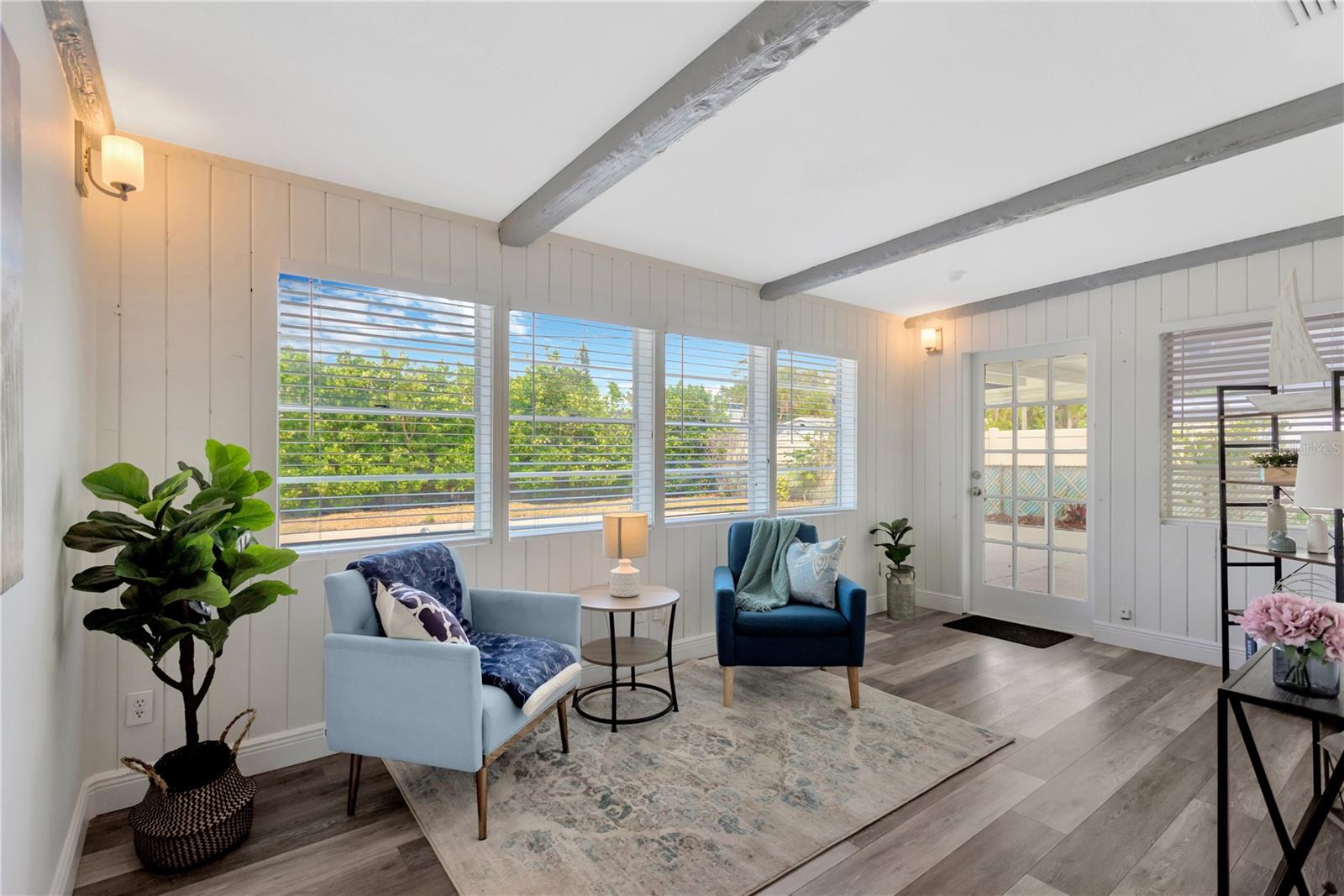 Image 6 of 31 For 11361 88th Avenue