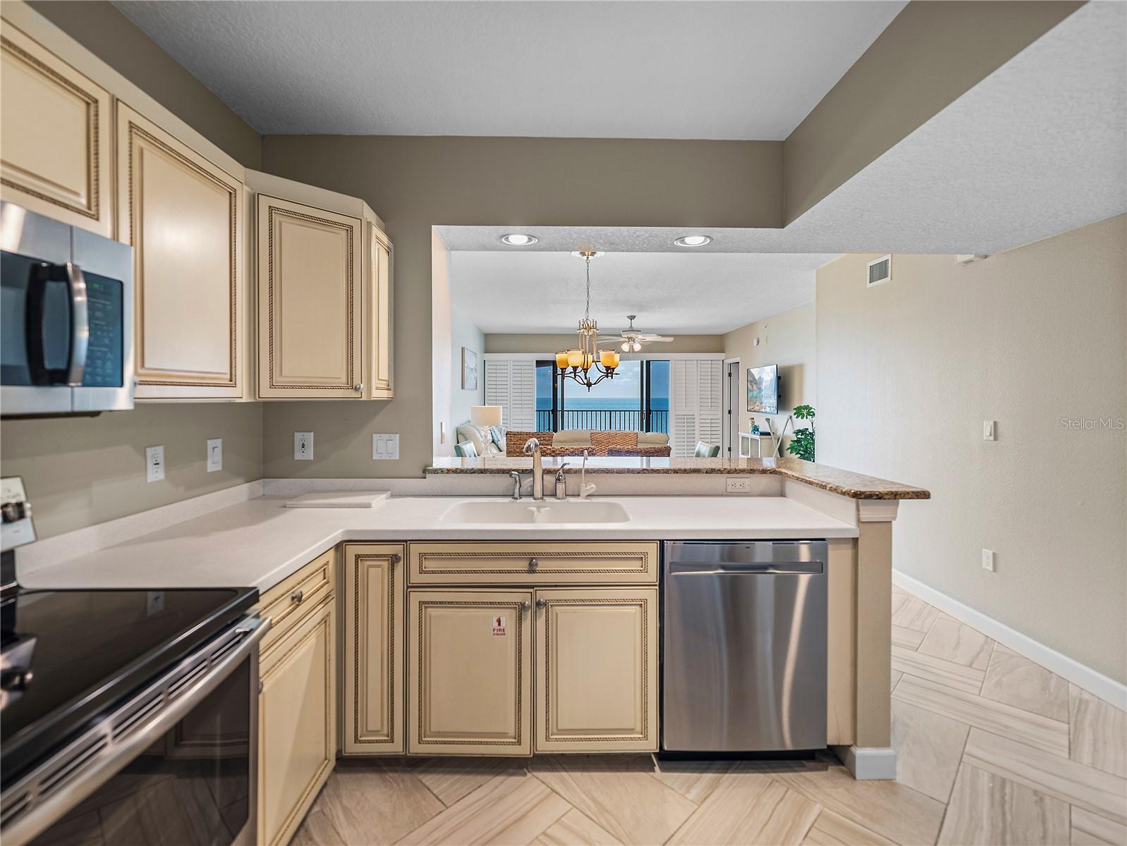 Image 15 of 78 For 16500 Gulf Boulevard 753