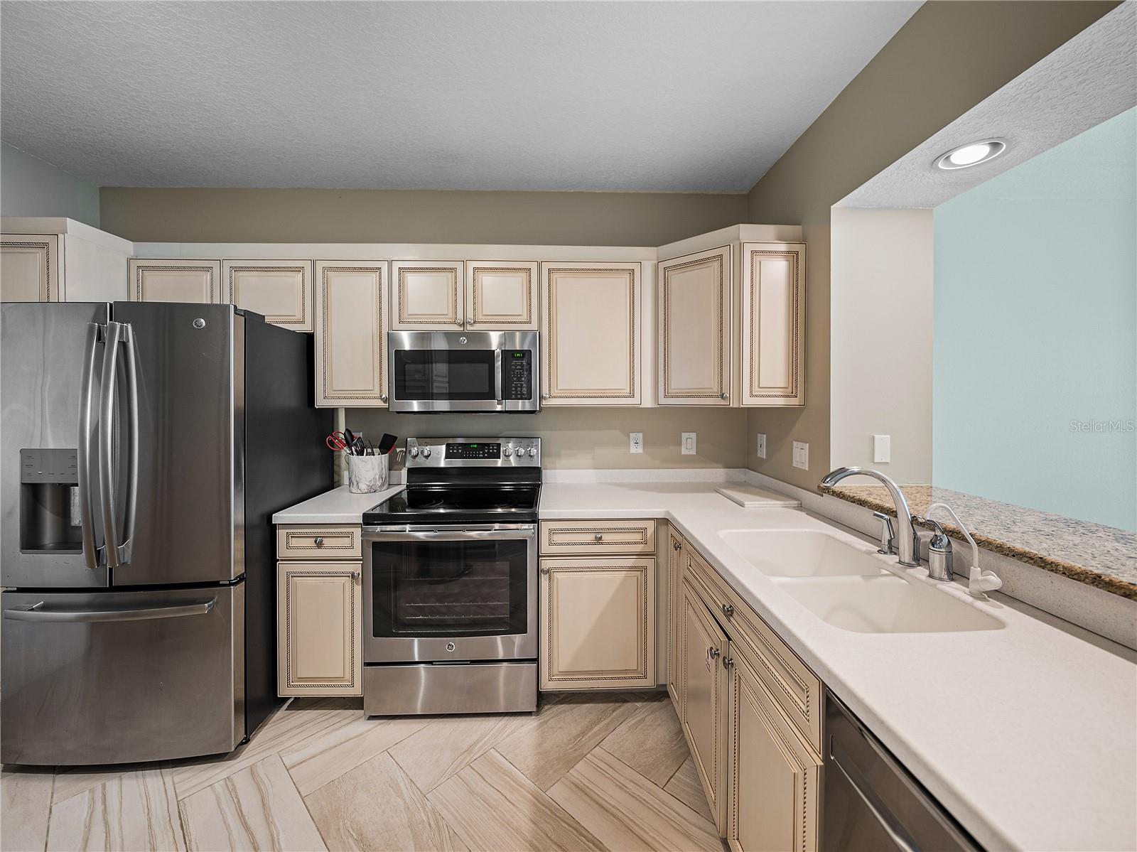 Image 16 of 78 For 16500 Gulf Boulevard 753