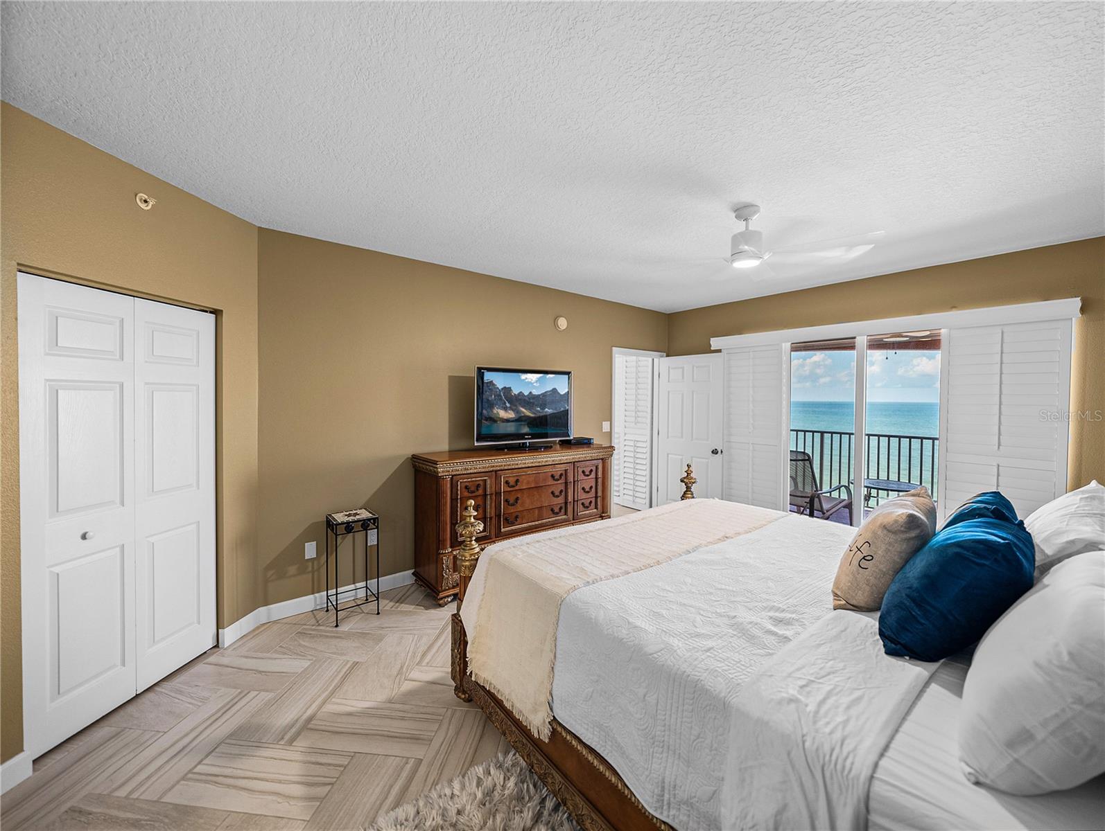 Image 21 of 78 For 16500 Gulf Boulevard 753