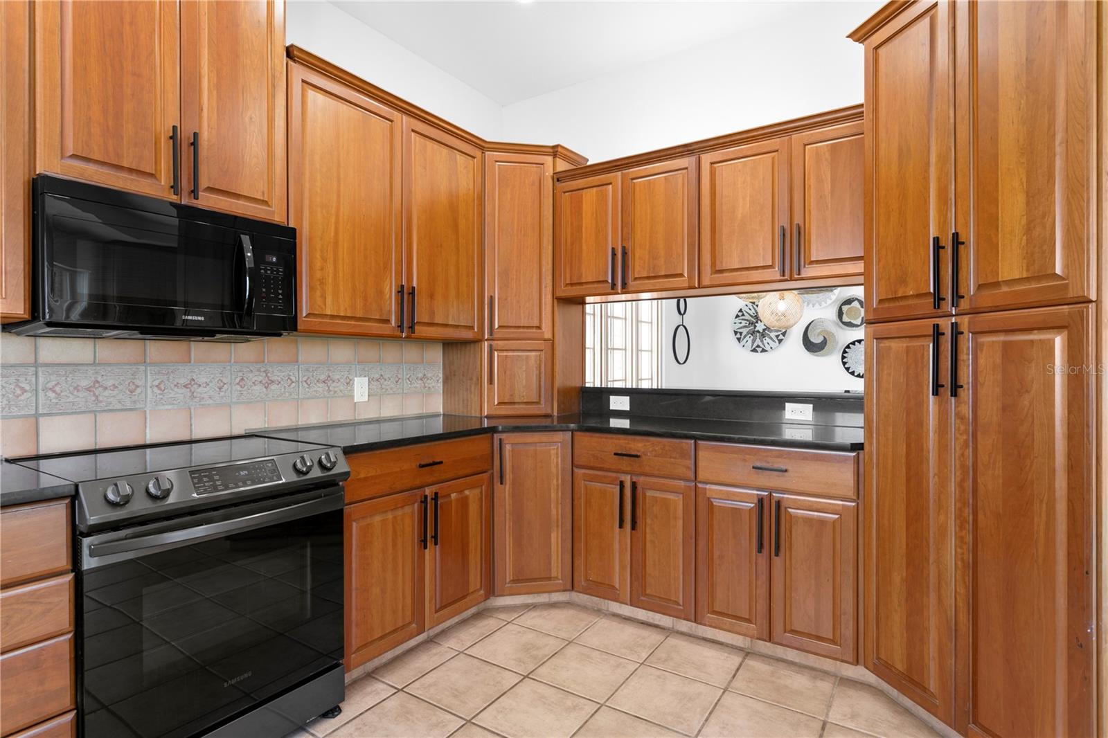 Image 21 of 54 For 8440 Gulf Boulevard