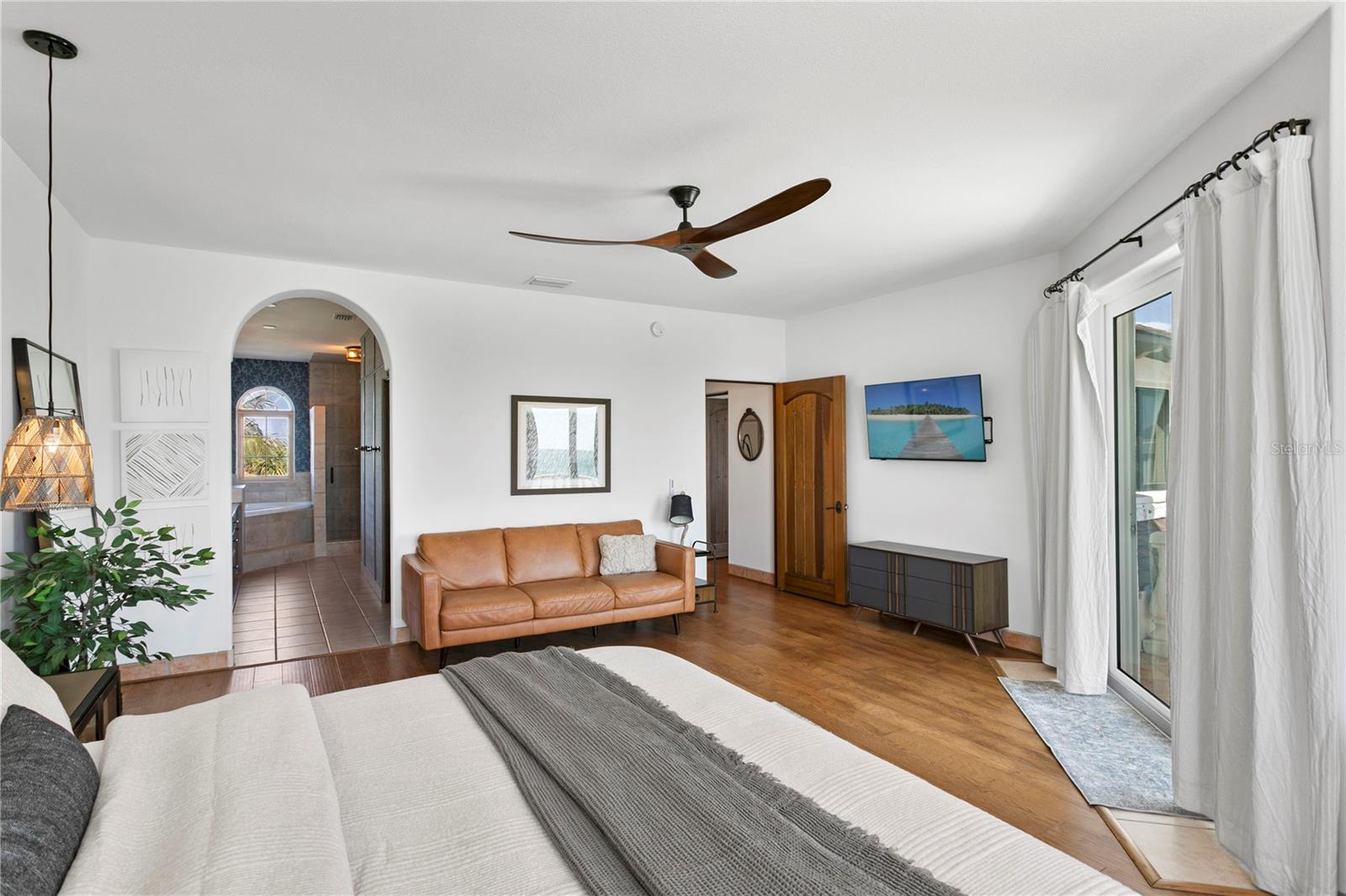 Image 37 of 54 For 8440 Gulf Boulevard