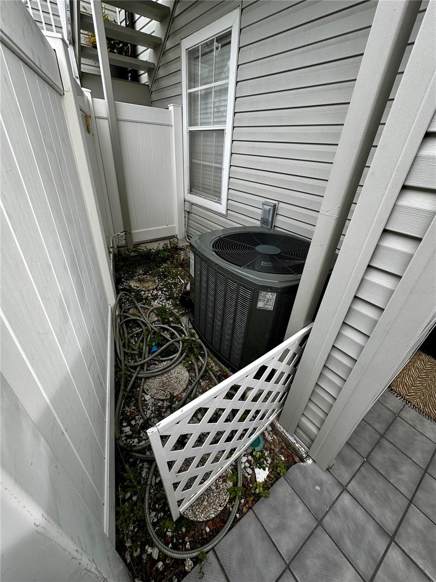 Image 30 of 36 For 8350 Savannah Trace Circle 201