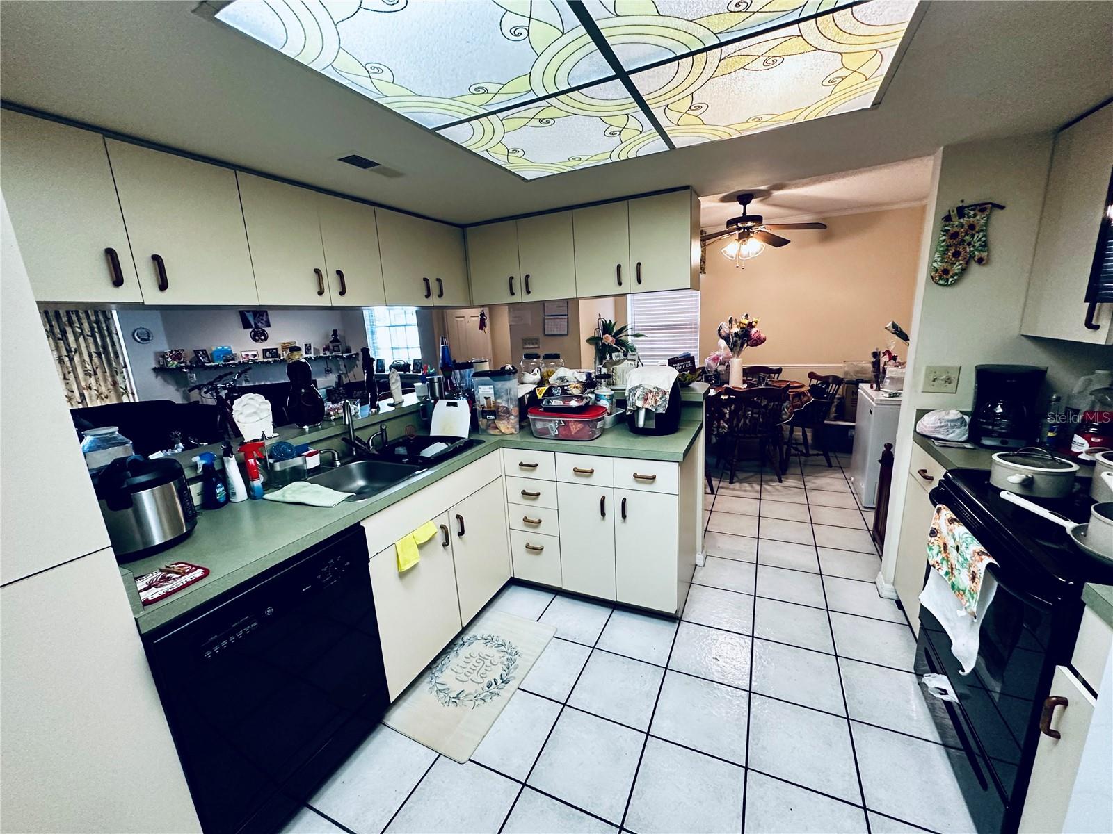 Image 4 of 36 For 8350 Savannah Trace Circle 201