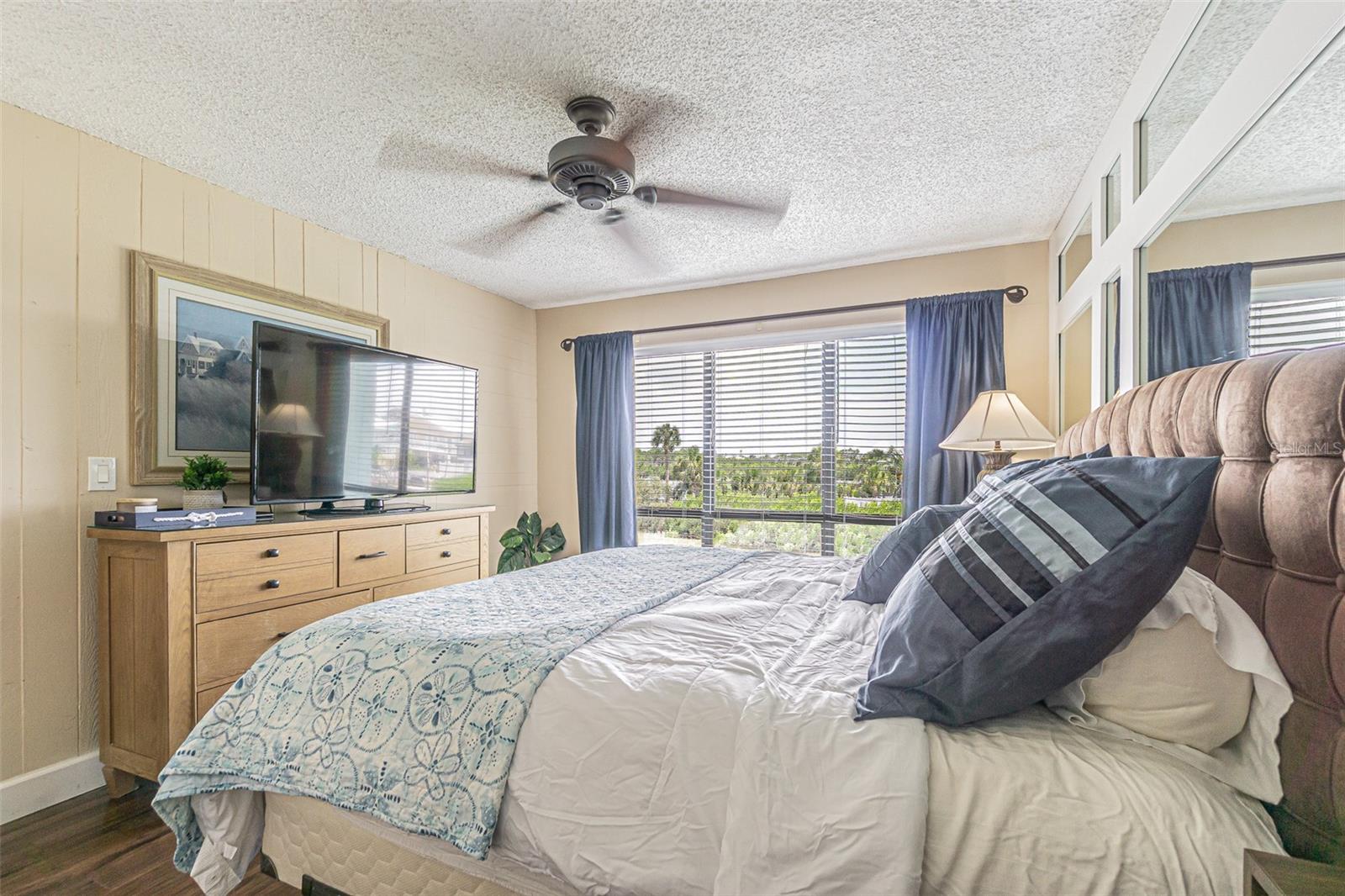 Image 16 of 25 For 1 Windrush Boulevard 54