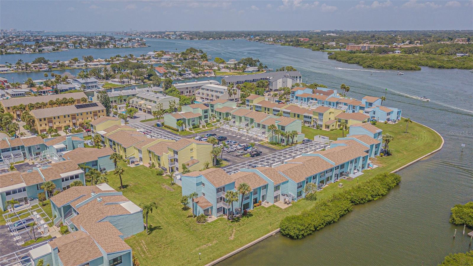 Image 27 of 37 For 1 Windrush Boulevard 54
