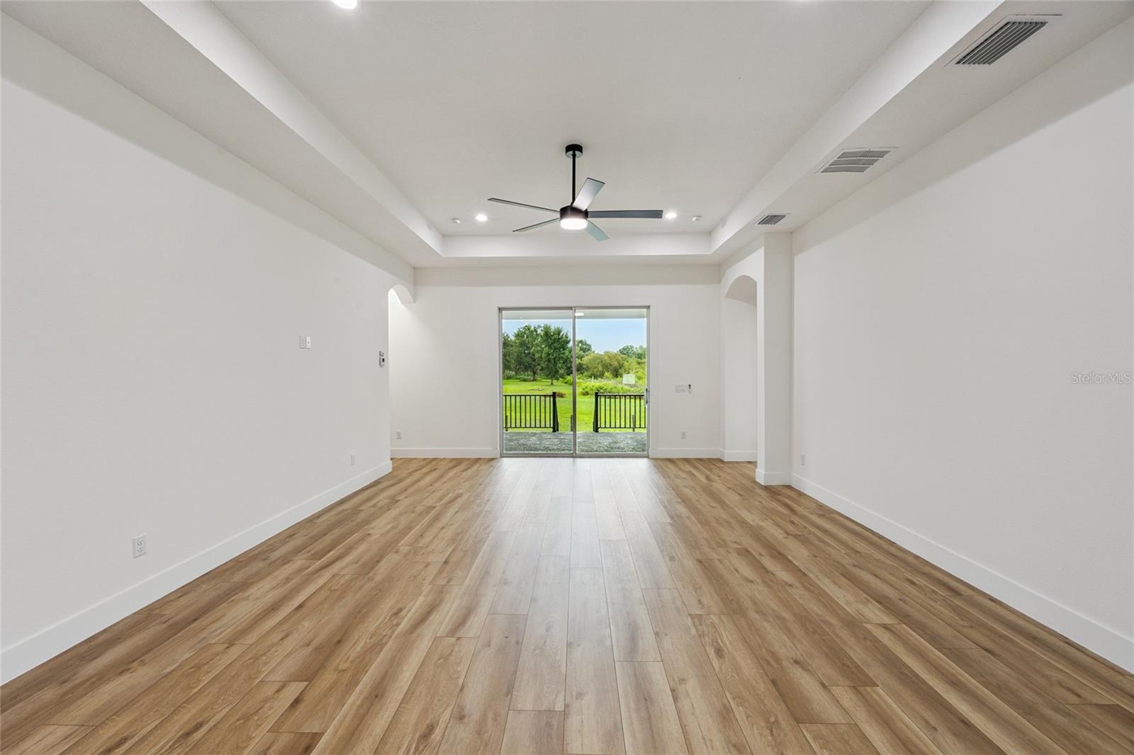 Image 11 of 41 For 38151 Sunset Avenue
