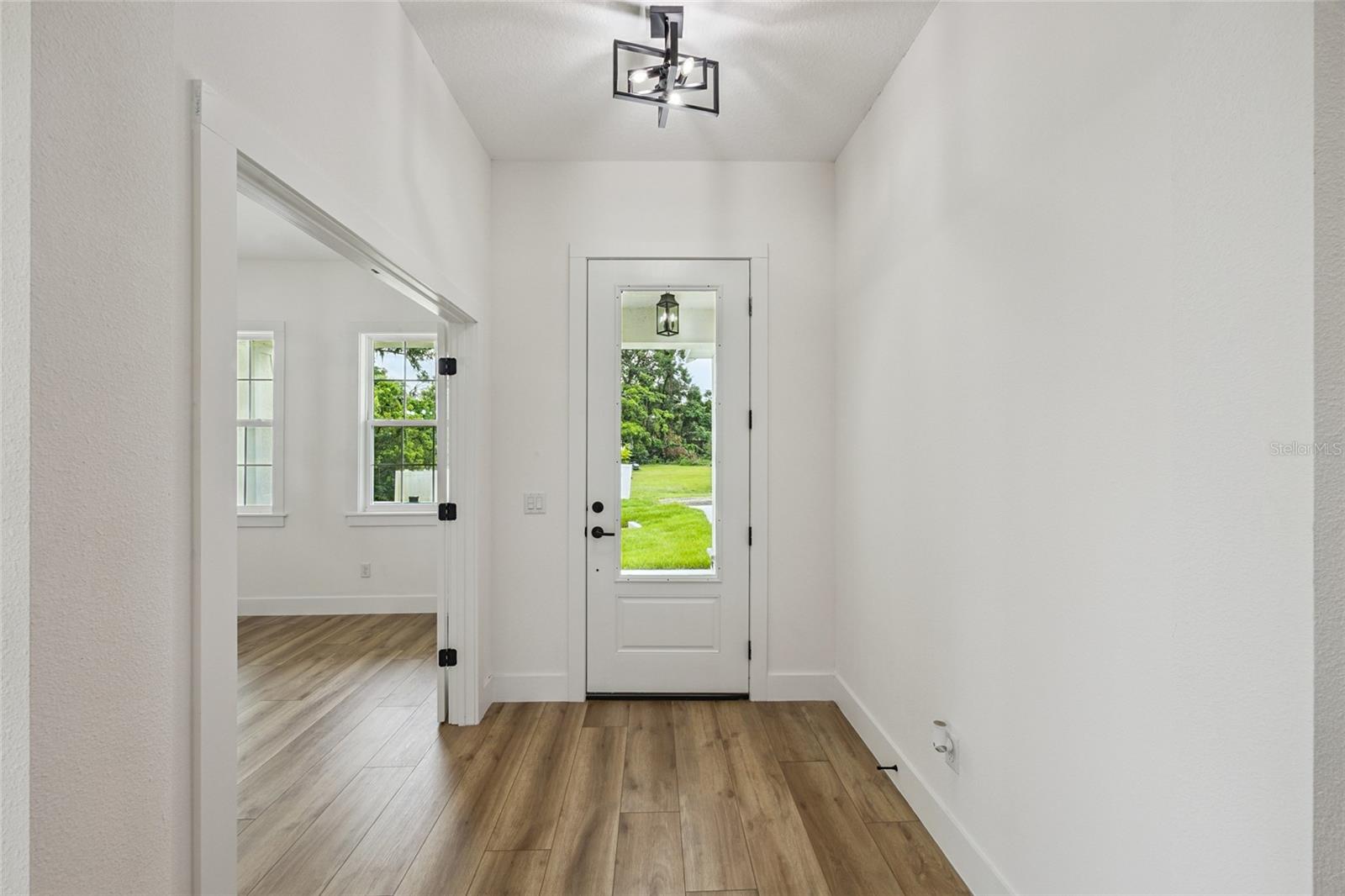 Image 4 of 41 For 38151 Sunset Avenue