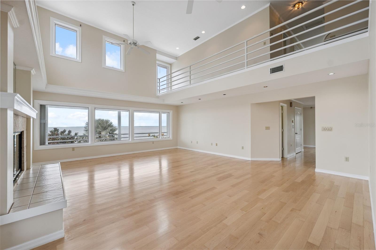 Listing photo id 8 for 1906 Gulfview Drive