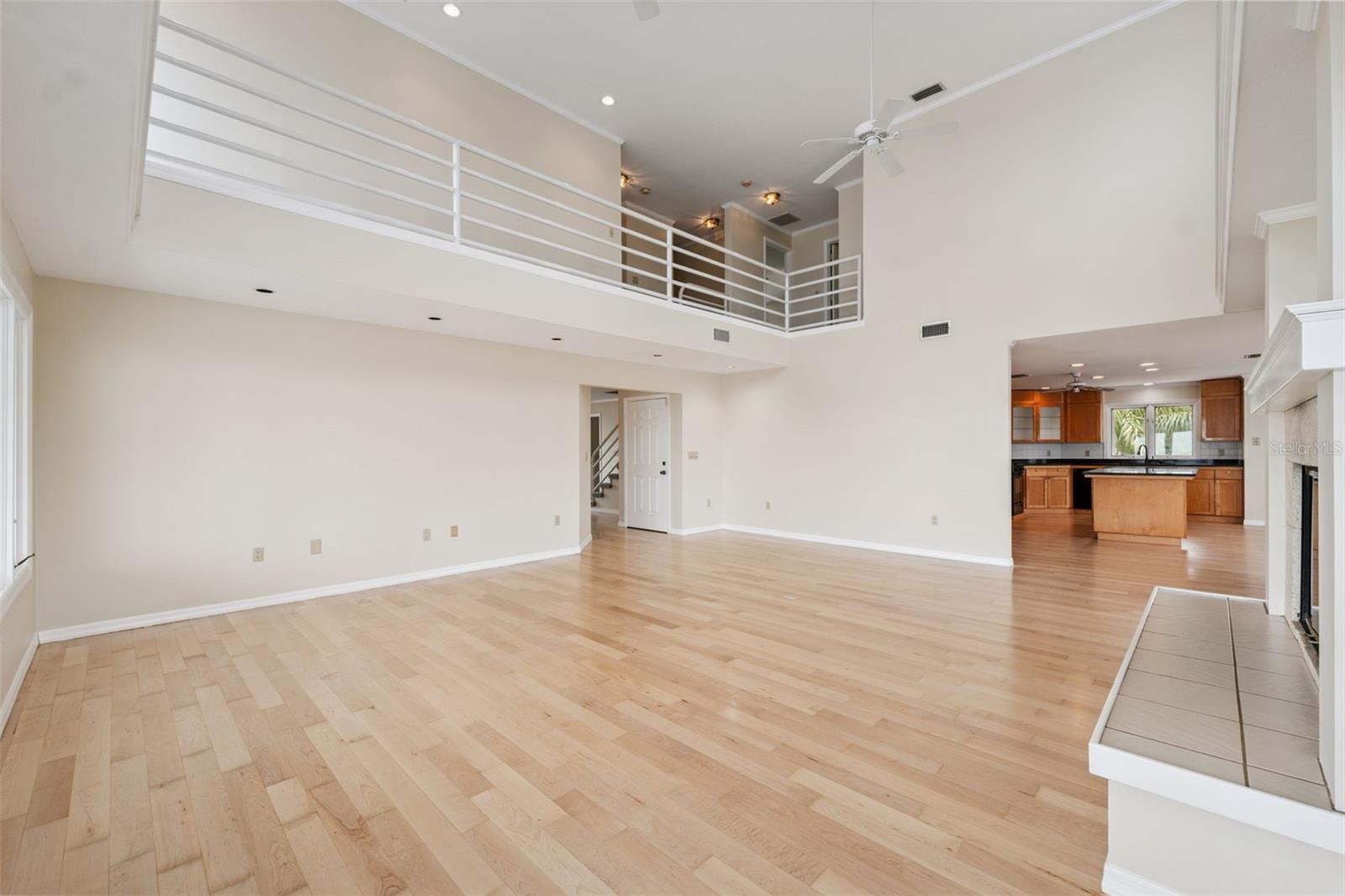 Listing photo id 9 for 1906 Gulfview Drive