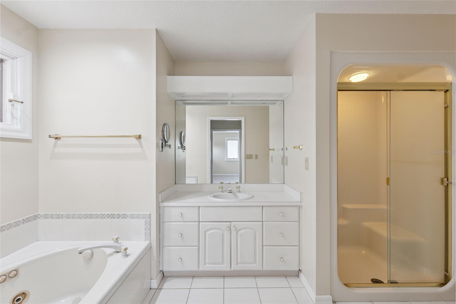 Listing photo id 24 for 1906 Gulfview Drive