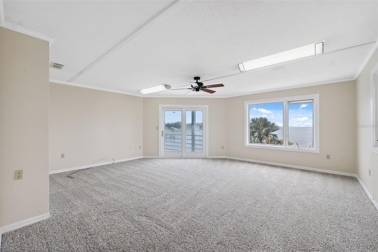 Listing photo id 27 for 1906 Gulfview Drive