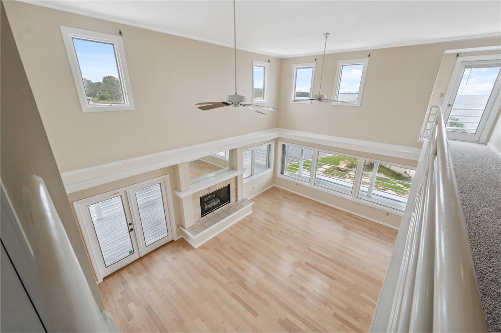 Listing photo id 29 for 1906 Gulfview Drive