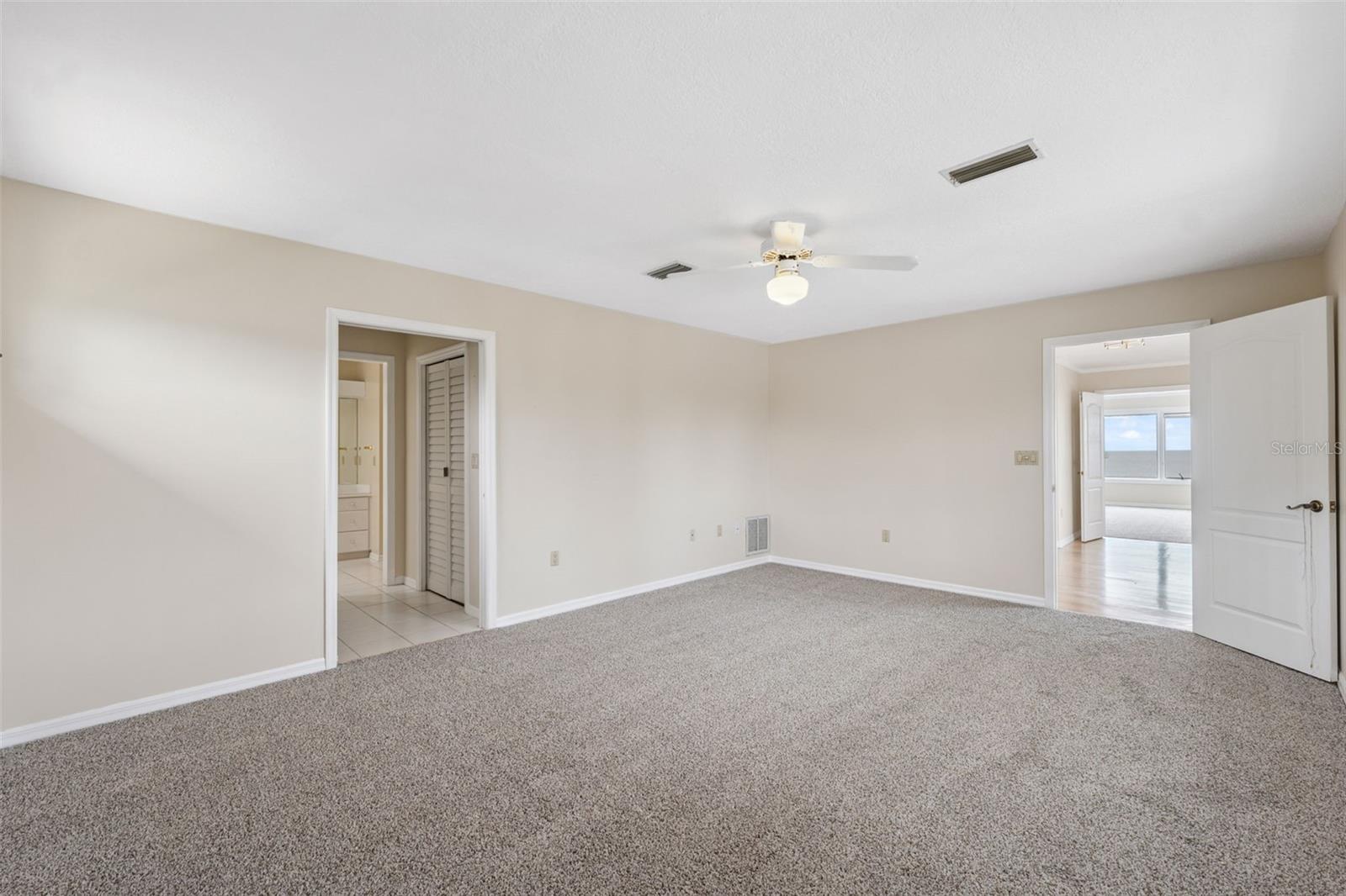 Listing photo id 31 for 1906 Gulfview Drive