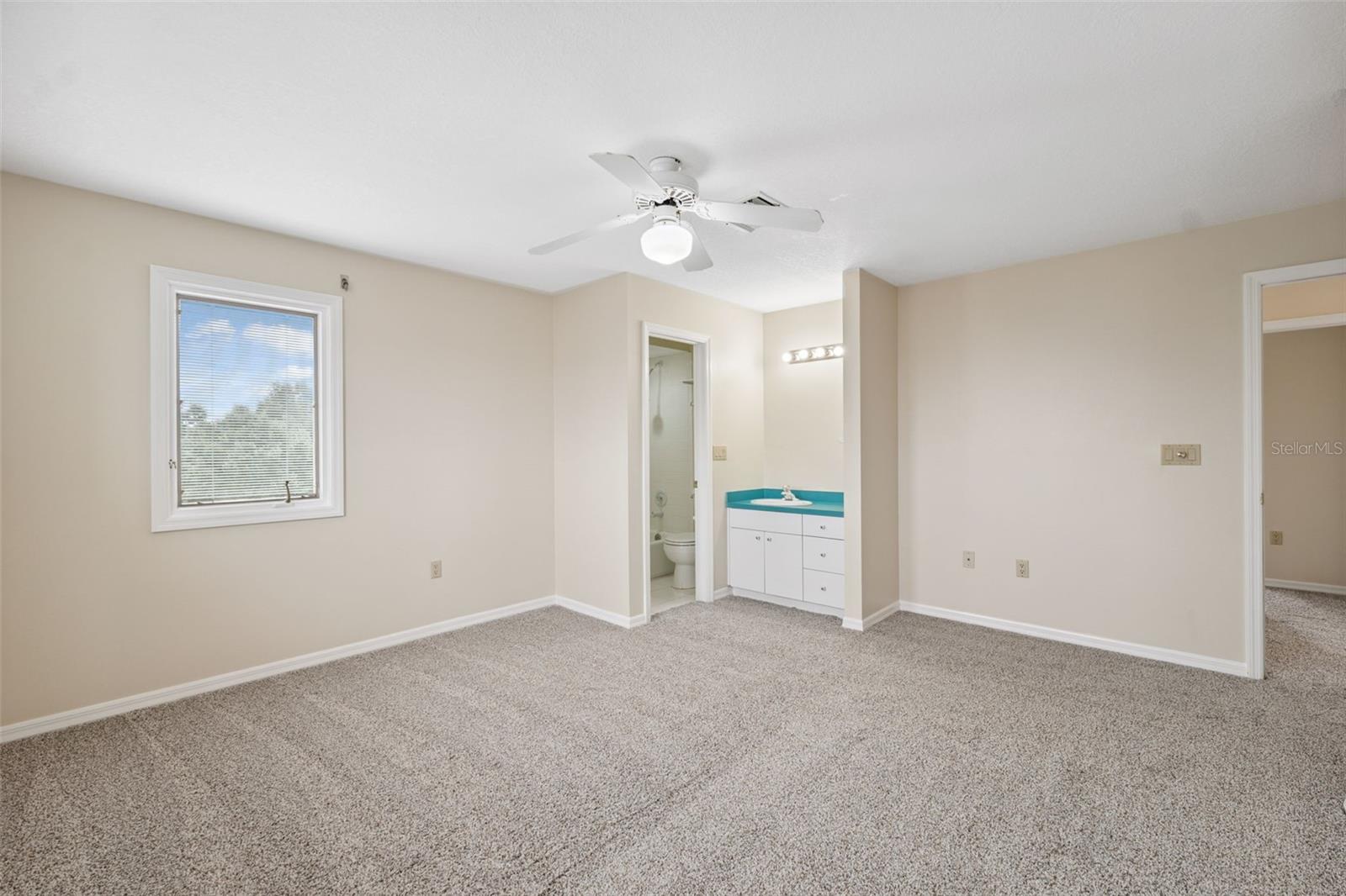 Listing photo id 34 for 1906 Gulfview Drive