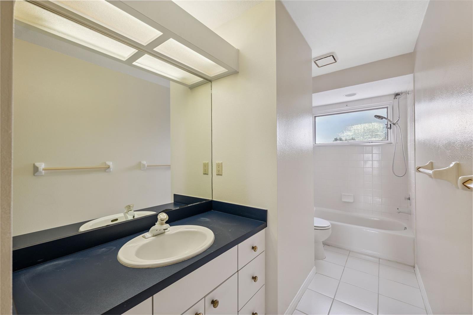 Listing photo id 35 for 1906 Gulfview Drive